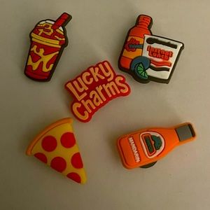 🐊 $8 or 3 sets $15 Food shoe Charms